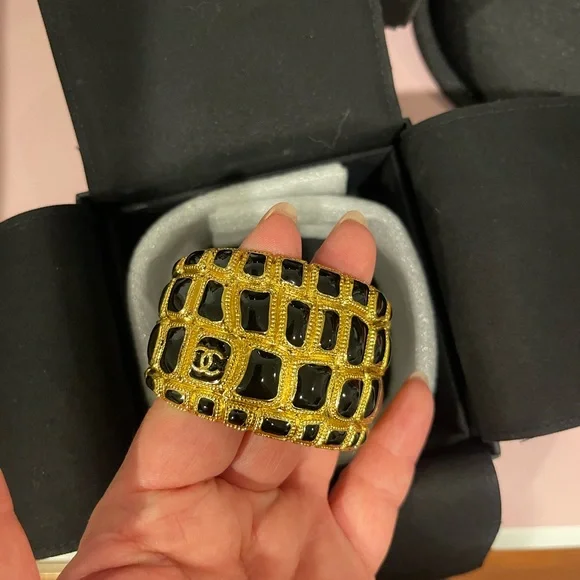 🖤Gorgeous Chanel Egyptian Resin Bracelt🖤 - Picture 3 of 7